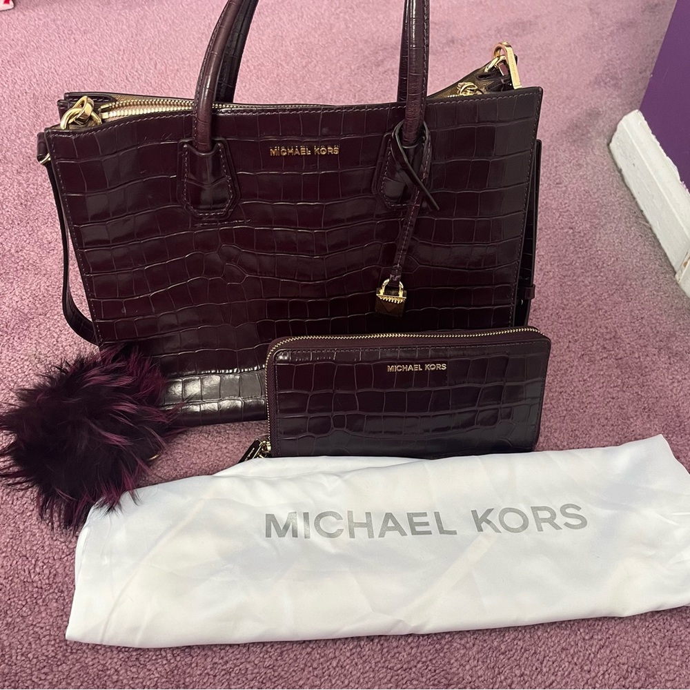 SALE Michael Kors Satchel with Gold Accents AND matching wallet AND keychain